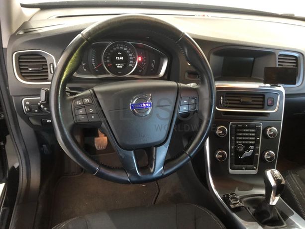 Volvo V60 · Ano 2016