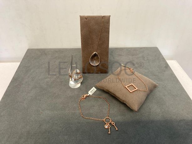 Anel + Pulseiras + Colar