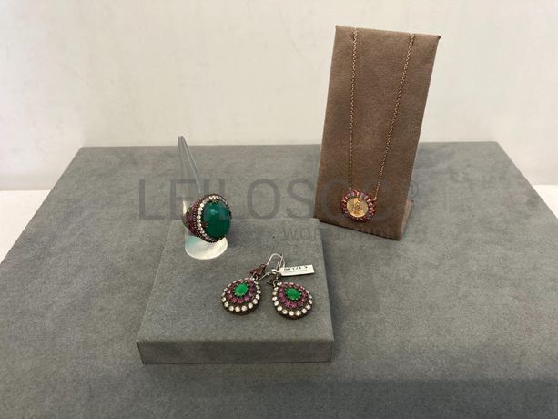 Par de brincos + Colar + Anel