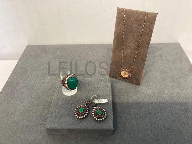 Par de brincos + Colar + Anel
