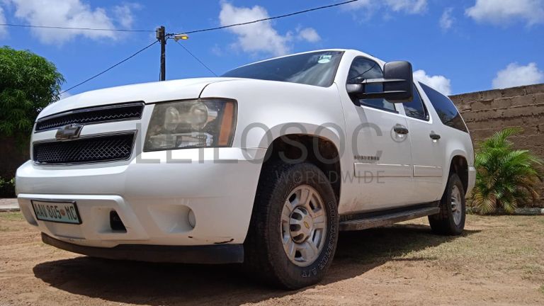 Chevrolet Suburban ·