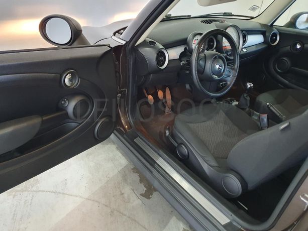 Mini Clubman 1.6 D · Ano 2013