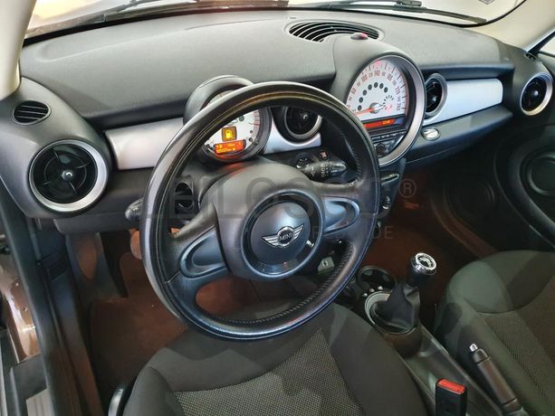 Mini Clubman 1.6 D · Ano 2013
