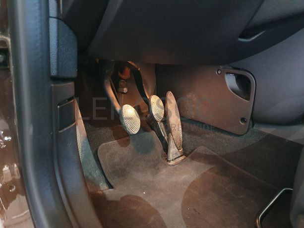 Mini Clubman 1.6 D · Ano 2013