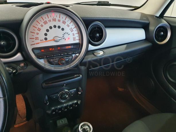 Mini Clubman 1.6 D · Ano 2013