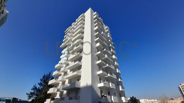 Apartamento T3 · Alfragide, Amadora