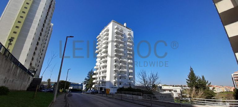 Apartamento T3 · Alfragide, Amadora