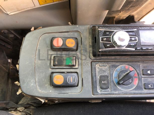 Giratória Rastos Komatsu PC88MR-8