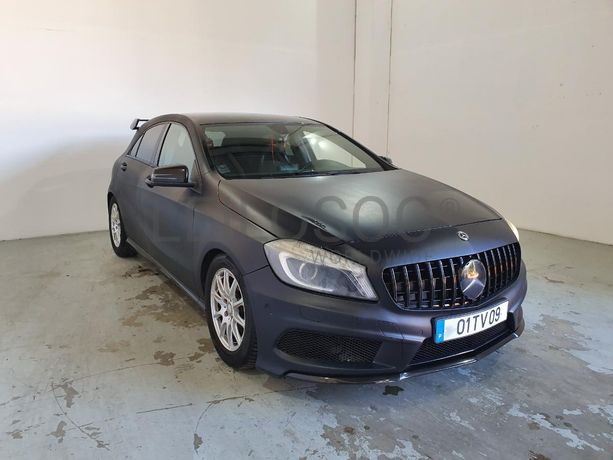 Mercedes-Benz A 180 · Ano 2013