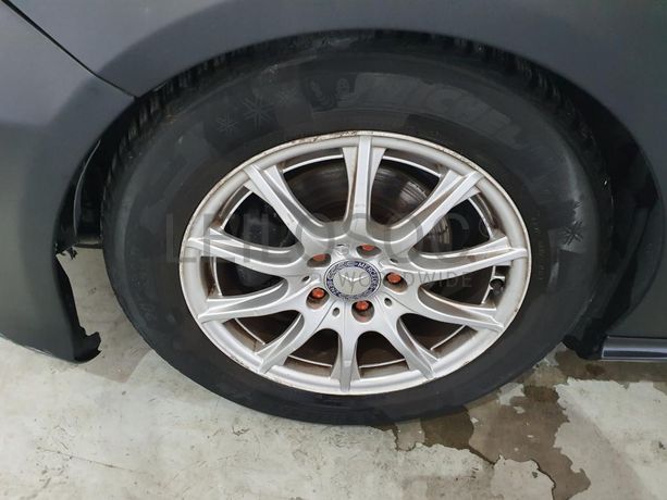 Mercedes-Benz A 180 · Ano 2013