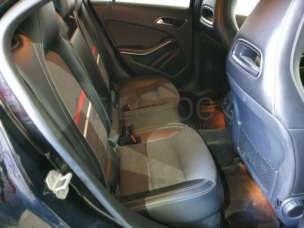 Mercedes-Benz A 180 · Ano 2013