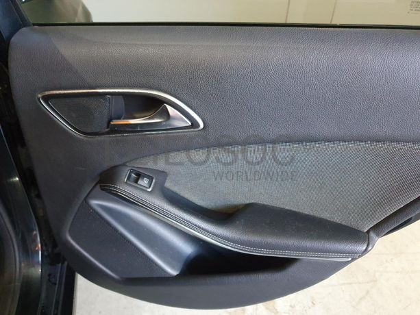 Mercedes-Benz A 180 · Ano 2013