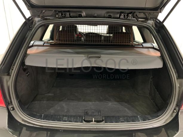 BMW 320D Touring Navigation Sport · Ano 2010