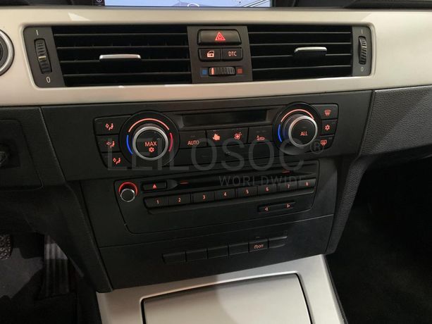 BMW 320D Touring Navigation Sport · Ano 2010