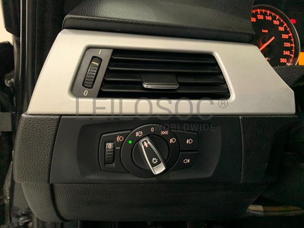 BMW 320D Touring Navigation Sport · Ano 2010