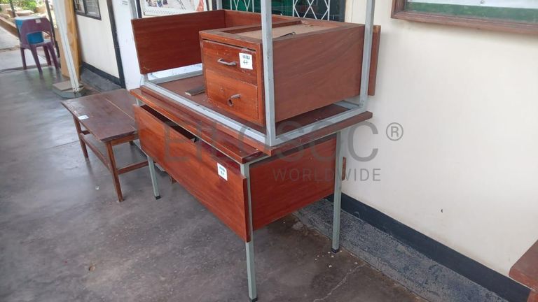 Mobiliário de escritório ·