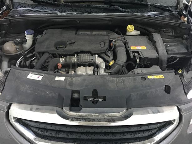 Peugeot 2008 1.6 HDI · Ano 2013