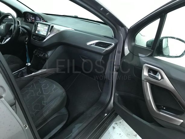 Peugeot 2008 1.6 HDI · Ano 2013