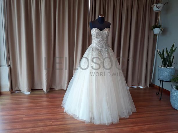 Grande Leilão de Vestidos de Noiva e Cerimónia