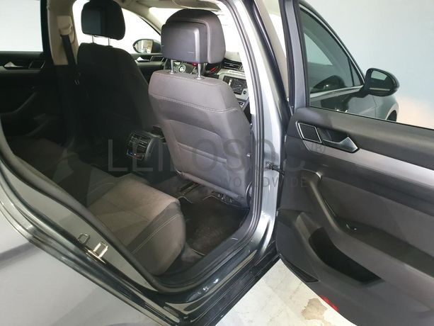 Volkswagen Passat 1.6 TDI · Ano 2015