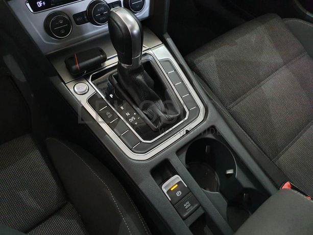 Volkswagen Passat 1.6 TDI · Ano 2015