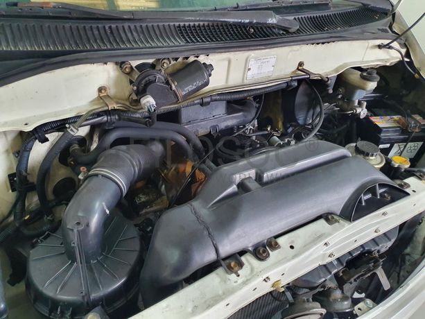 Toyota Hiace 2.4D · Ano 2001