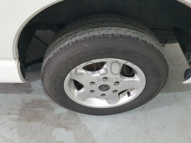 Toyota Hiace 2.4D · Ano 2001