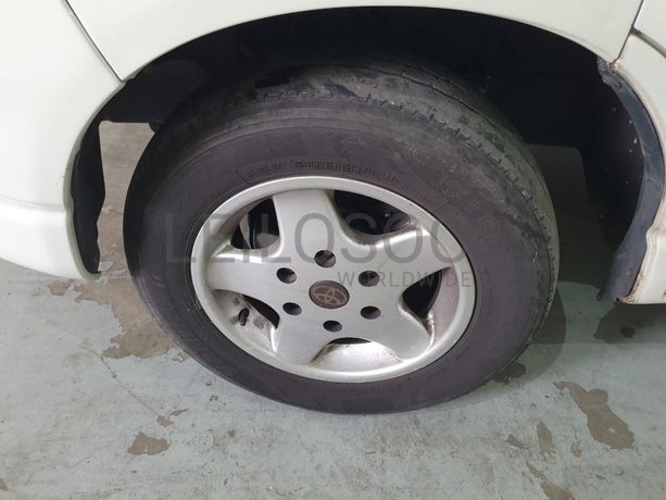 Toyota Hiace 2.4D · Ano 2001