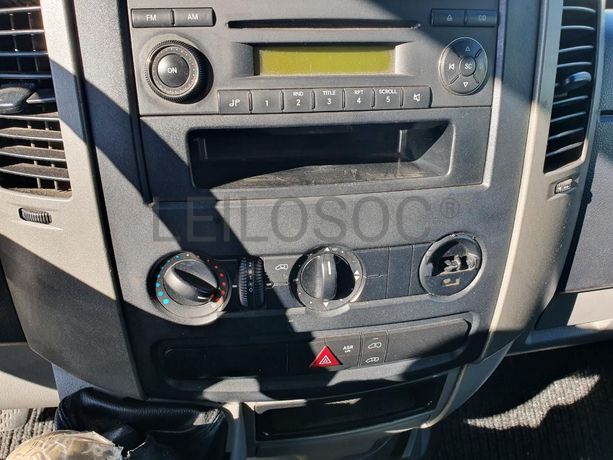 Mercedes-Benz Sprinter 210 CDI · Ano 2011