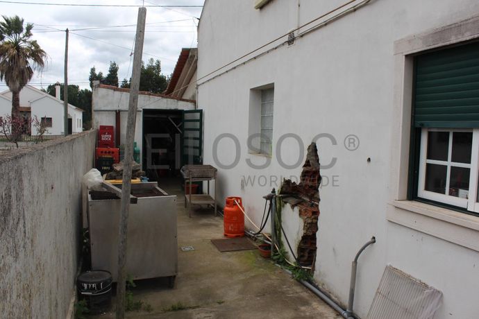 Edifício · Coruche