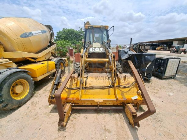 Retroescavadora CATERPILLAR 428E