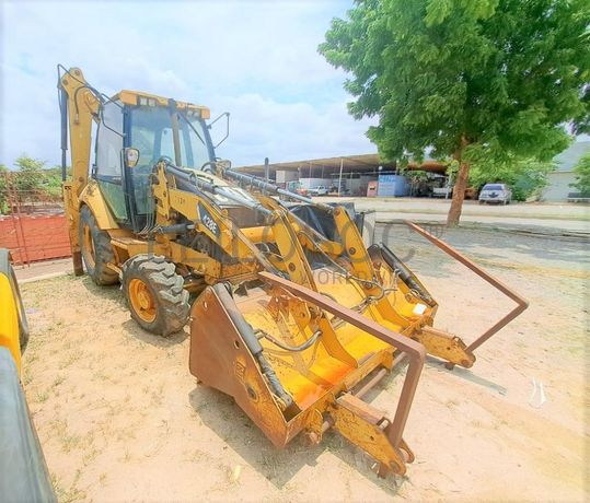 Retroescavadora CATERPILLAR 428E
