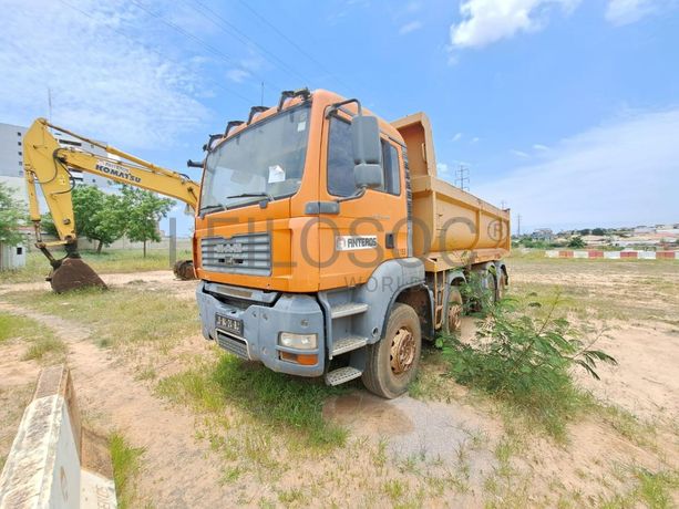 Camião basculante MAN