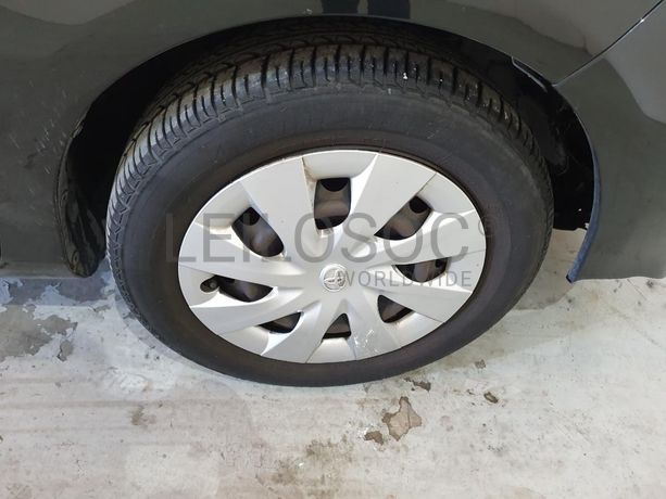 Toyota Yaris 1.0 · Ano 2012