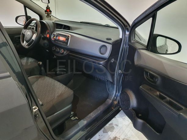 Toyota Yaris 1.0 · Ano 2012