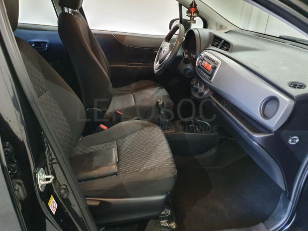 Toyota Yaris 1.0 · Ano 2012