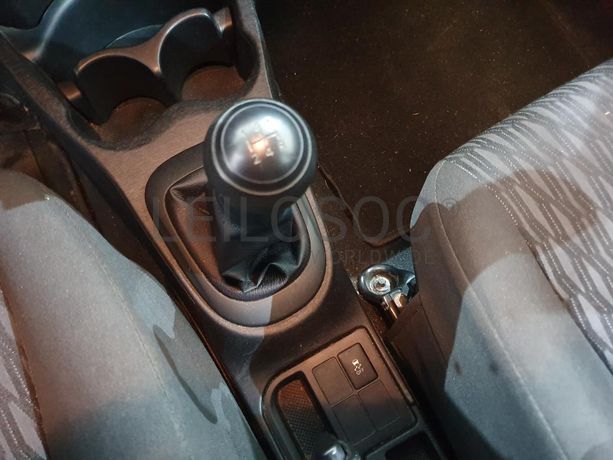 Toyota Yaris 1.0 · Ano 2012