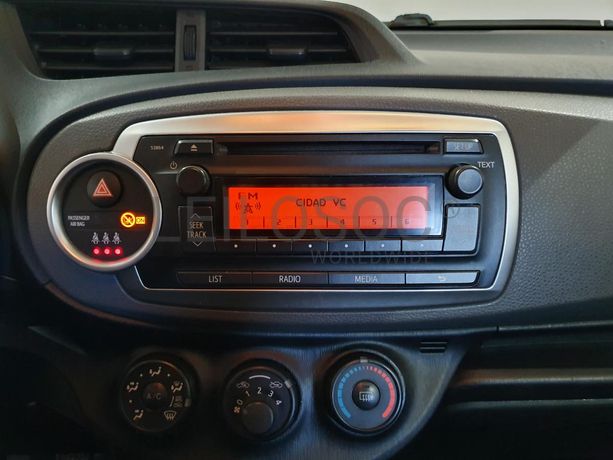 Toyota Yaris 1.0 · Ano 2012