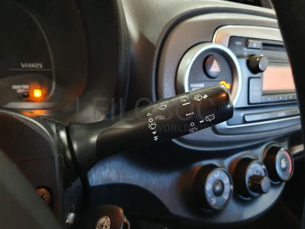 Toyota Yaris 1.0 · Ano 2012