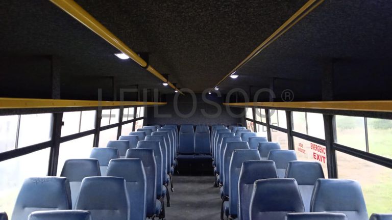 Autocarro Nissan UD90B