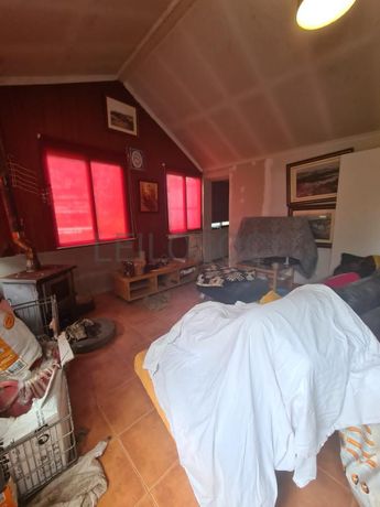 1/2 de Moradia + Terreno · Ponta Delgada, Arquipélago dos Açores