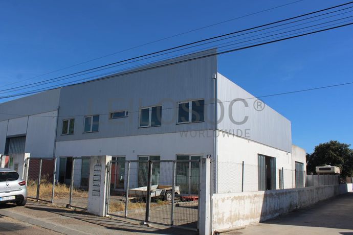 Lotes 1 a 5 · Lojas · Escritórios · Portalegre