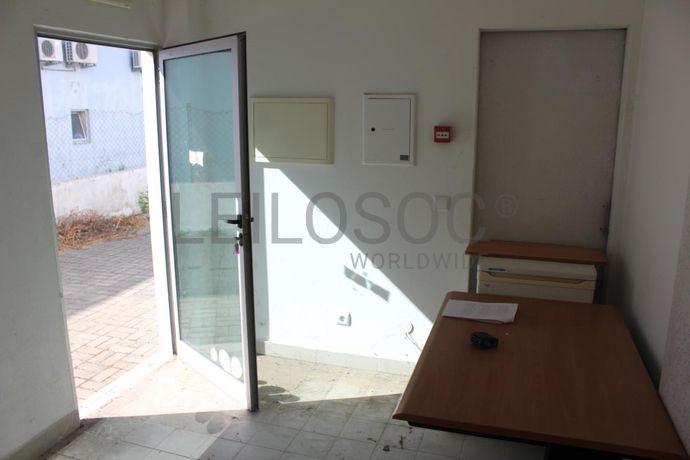 Lotes 1 a 5 · Lojas · Escritórios · Portalegre