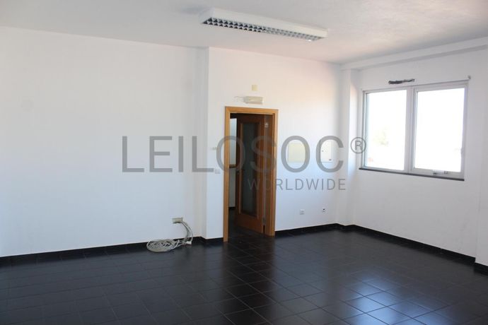 Lotes 1 a 5 · Lojas · Escritórios · Portalegre