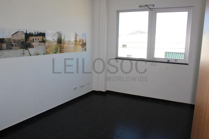 Lotes 1 a 5 · Lojas · Escritórios · Portalegre