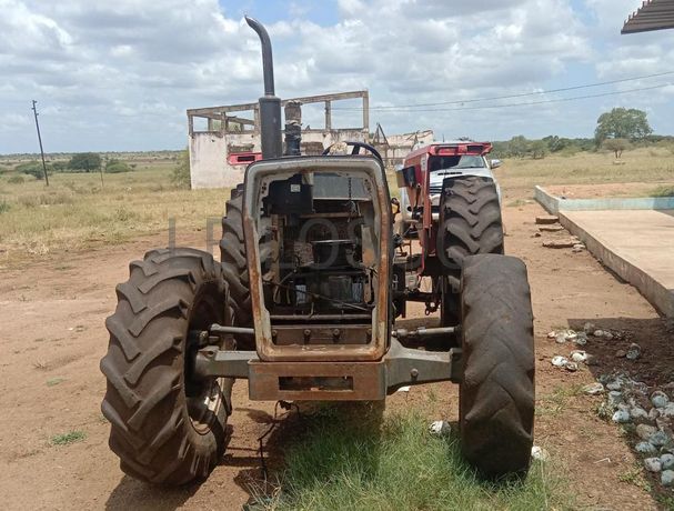 Tractor Massey Ferguson ·