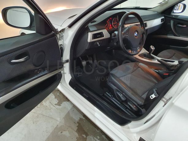 BMW 318 D Touring · Ano 2010