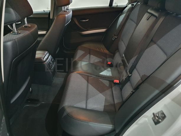 BMW 318 D Touring · Ano 2010