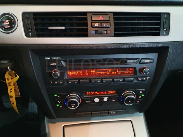 BMW 318 D Touring · Ano 2010