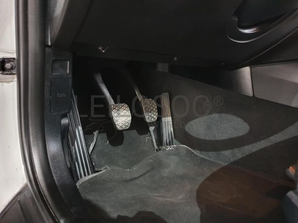 BMW 318 D Touring · Ano 2010